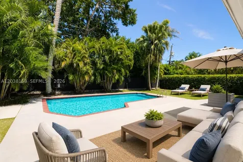 8025 SW 62nd Place Miami FL 33143