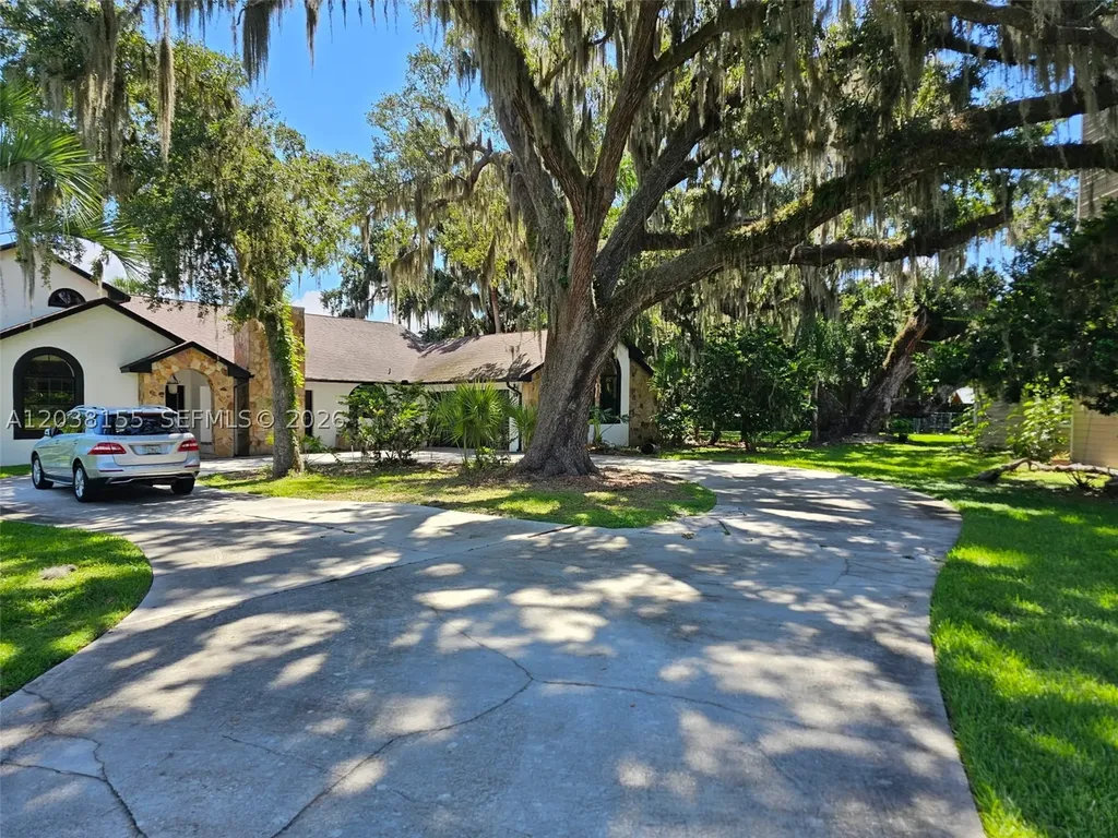 2261 Mariner Cove Kissimmee FL 34746