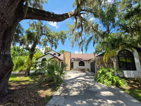 2261 Mariner Cove Kissimmee FL 34746