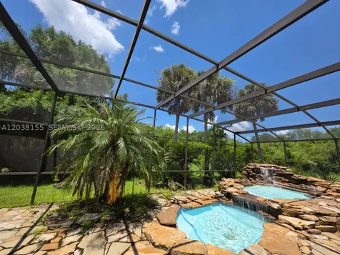 2261 Mariner Cove Kissimmee FL 34746