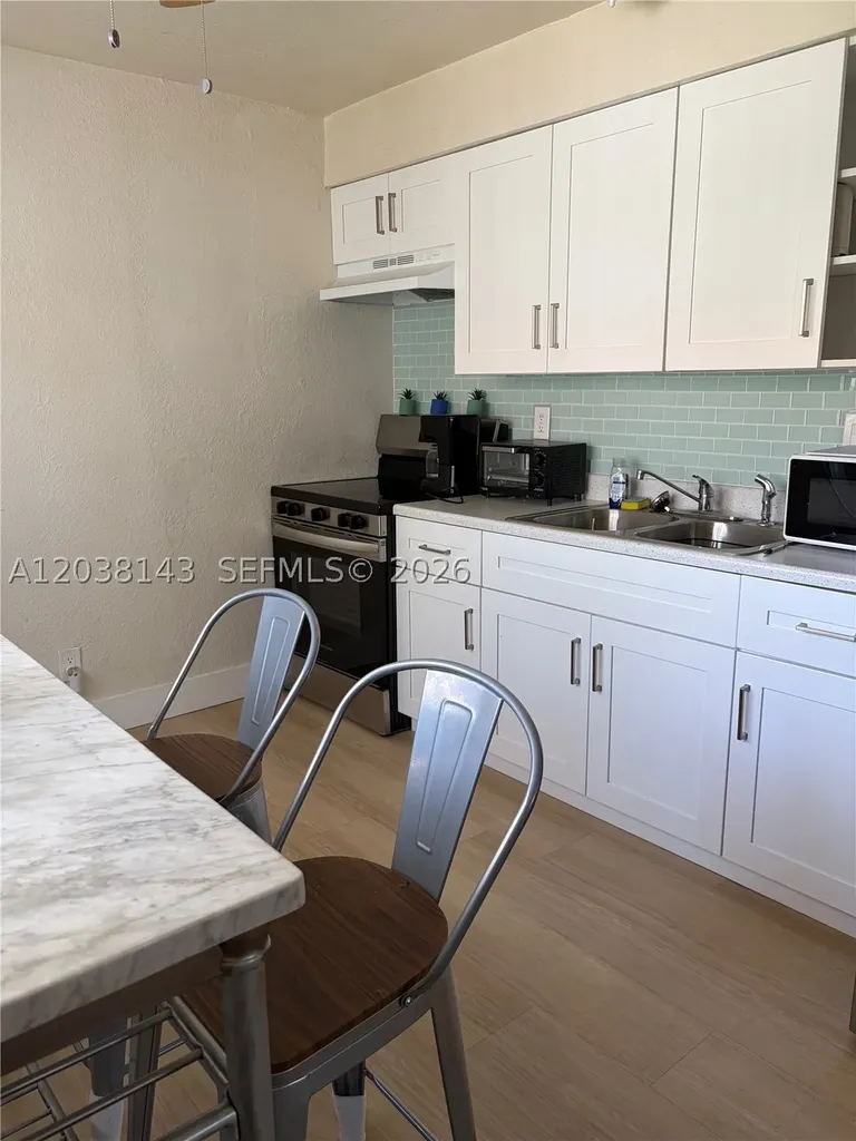 1635 Dewey Street Hollywood FL 33020