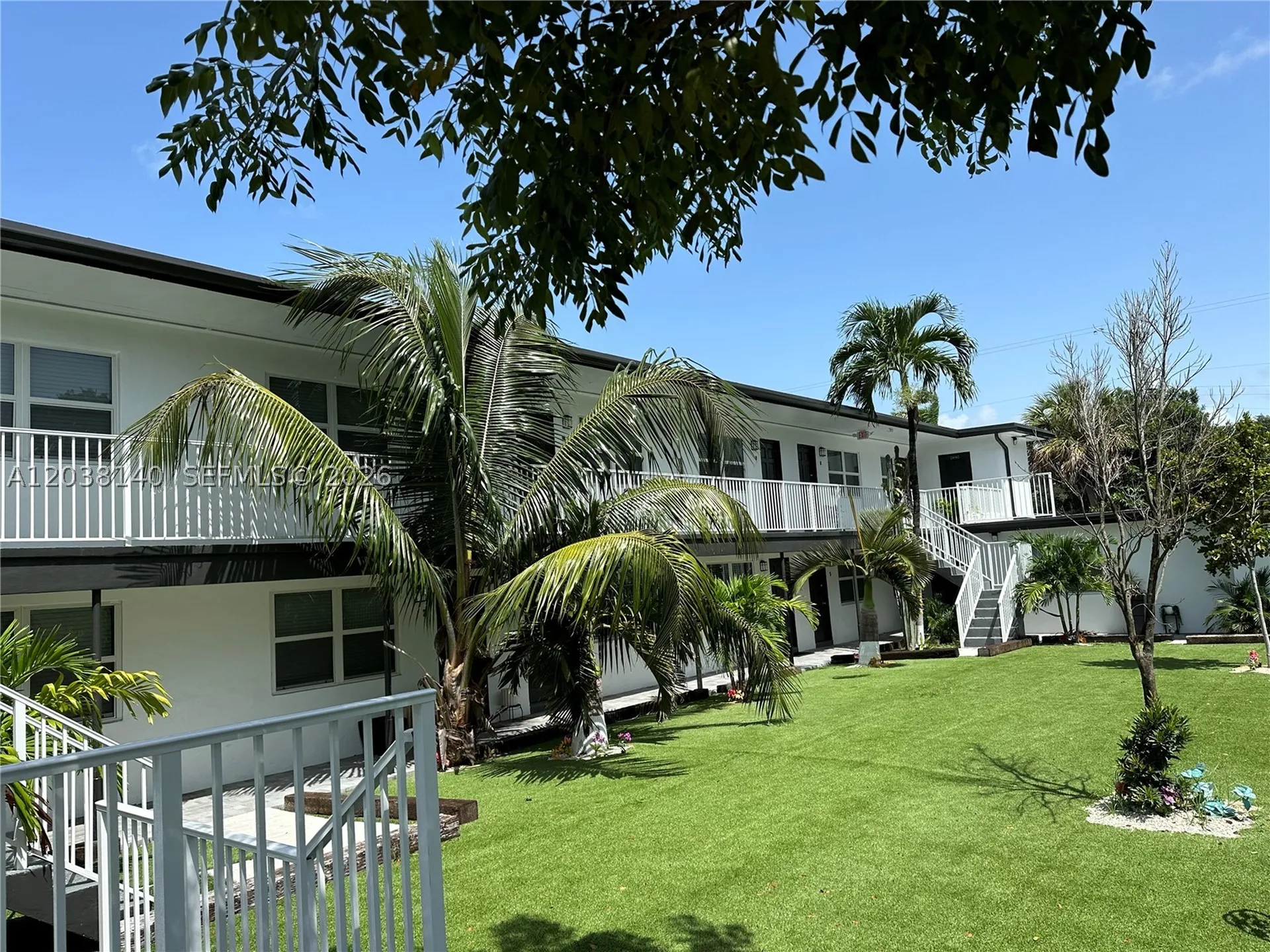 1821 Thomas Street Hollywood FL 33020