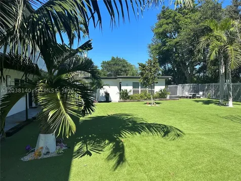 1821 Thomas Street Hollywood FL 33020