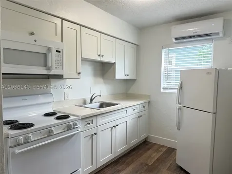 1821 Thomas Street Hollywood FL 33020