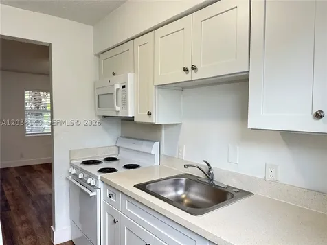 1821 Thomas Street Hollywood FL 33020