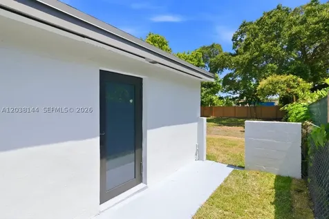 1480 NE 150th Street Miami FL 33161