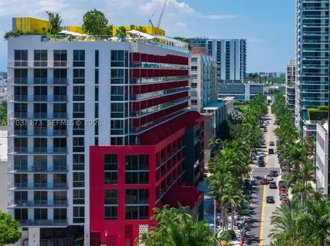 90 32 Miami FL 33131