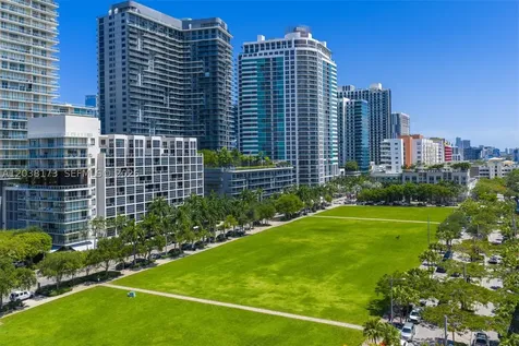 90 32 Miami FL 33131