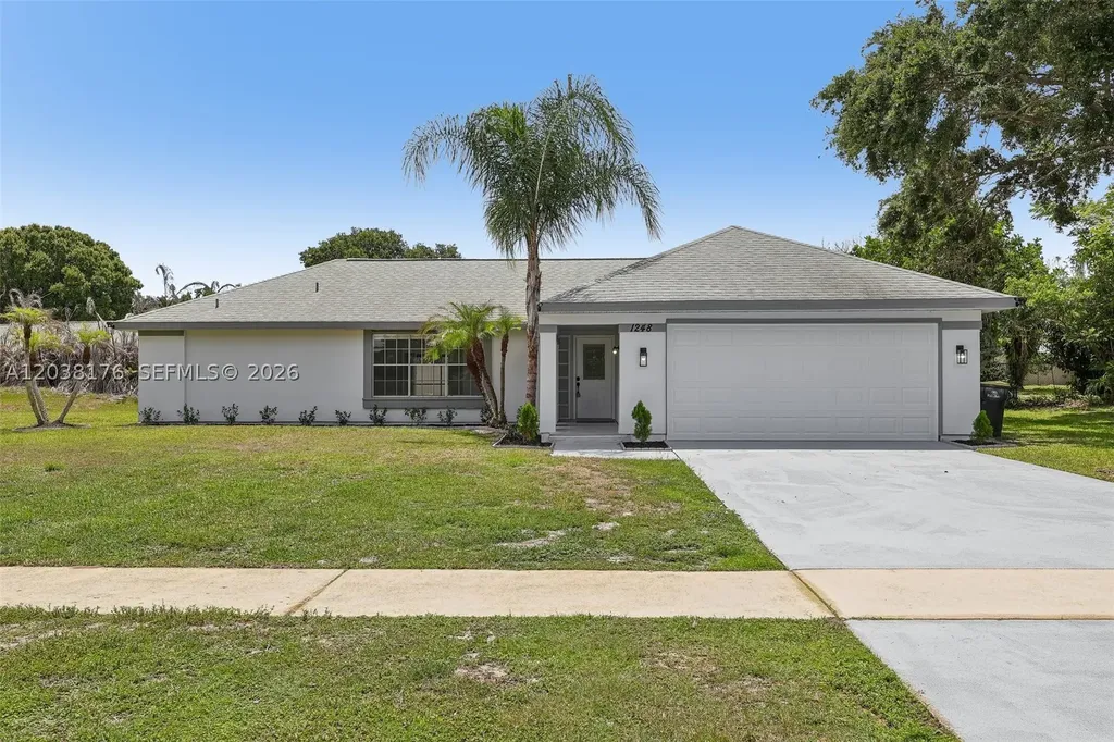 1248 Riviera Palm Bay FL 32905