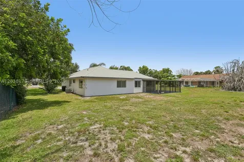 1248 Riviera Palm Bay FL 32905