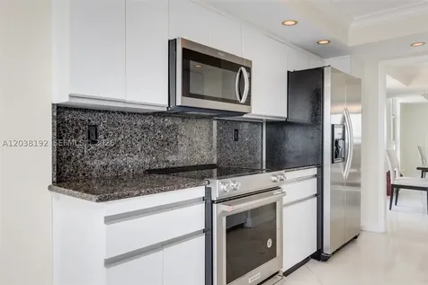 4000 Towerside Terrace Miami FL 33138
