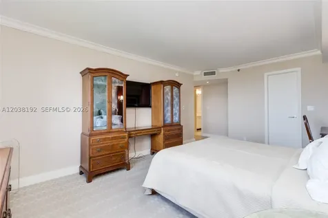 4000 Towerside Terrace Miami FL 33138