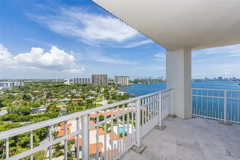 4000 Towerside Terrace Miami FL 33138