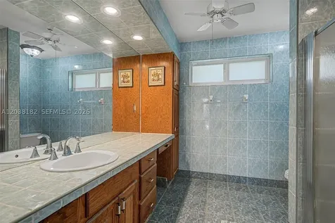 16842 SW SW 79 Place Palmetto Bay FL 33157