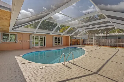 16842 SW SW 79 Place Palmetto Bay FL 33157