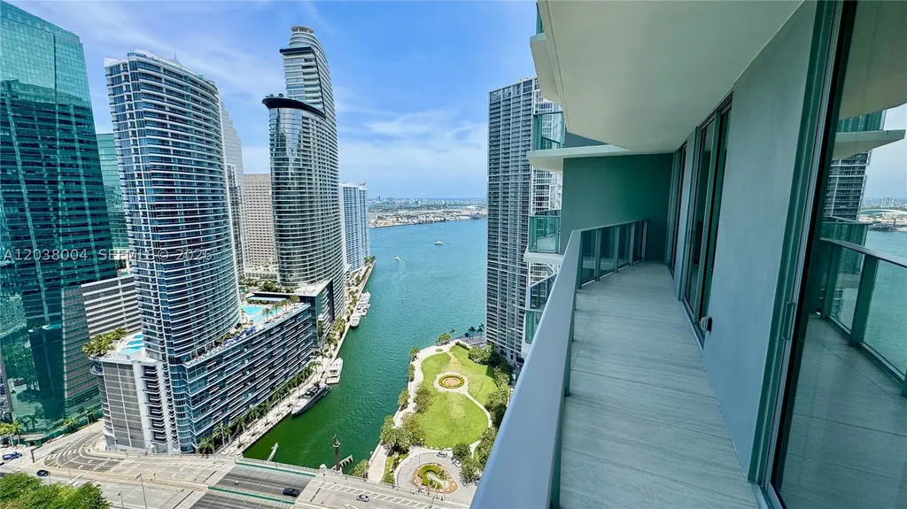 77 SE 5th Street Miami FL 33131