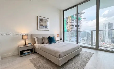 77 SE 5th Street Miami FL 33131