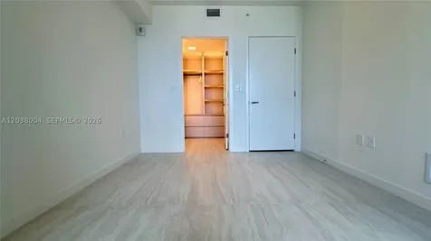 77 SE 5th Street Miami FL 33131