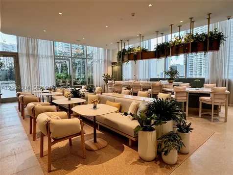 77 SE 5th Street Miami FL 33131