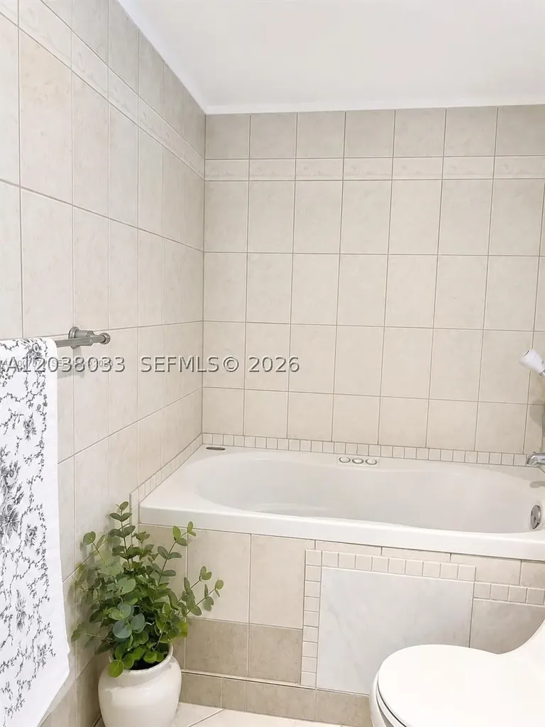 2050 Newcastle C Boca Raton FL 33434