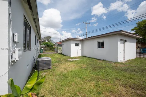 2501 NW 55th Terrace Miami FL 33142