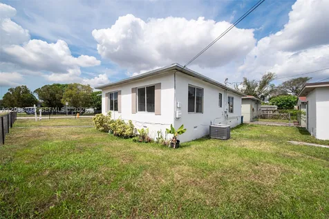 2501 NW 55th Terrace Miami FL 33142