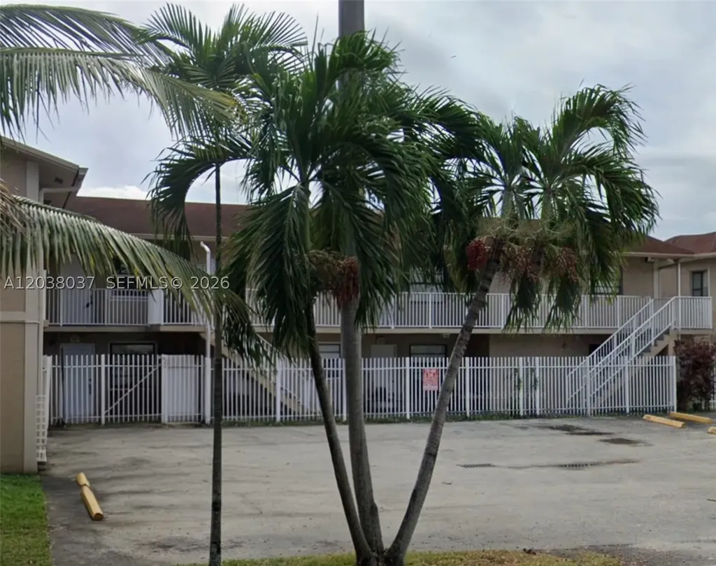 2560 W 60th Street Hialeah FL 33016