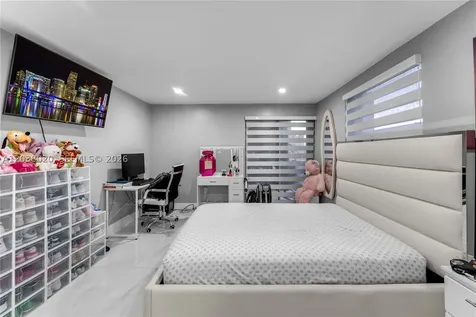 15470 SW 82nd Lane Miami FL 33193