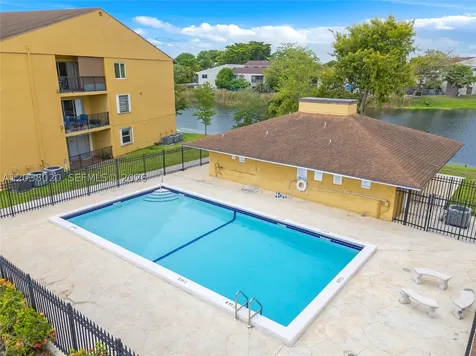 15470 SW 82nd Lane Miami FL 33193