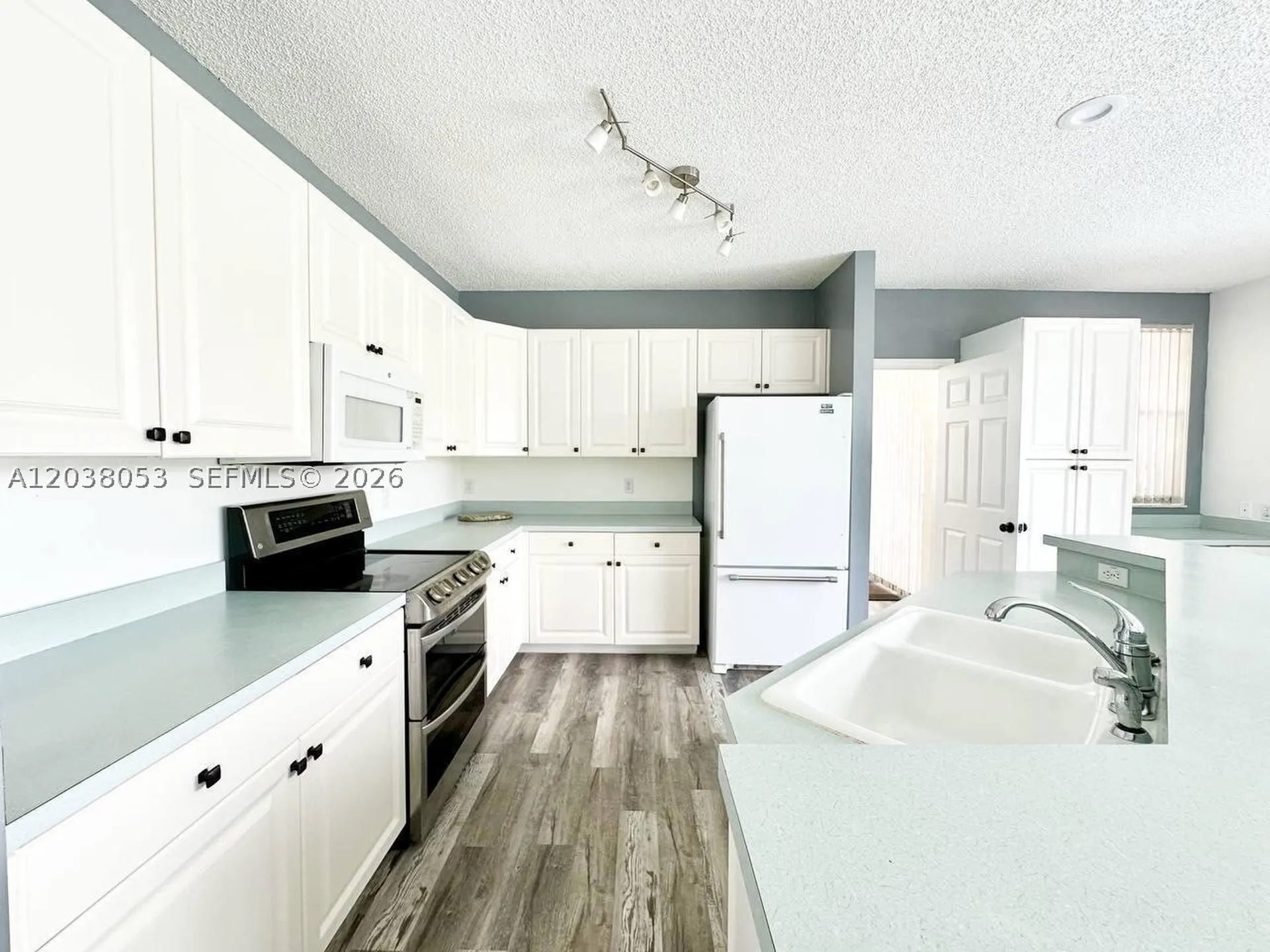 7647 Rockport Circle Lake Worth FL 33467