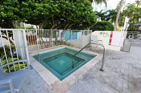 110 Washington Avenue Miami Beach FL 33139