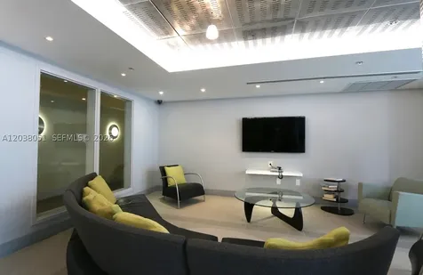 110 Washington Avenue Miami Beach FL 33139