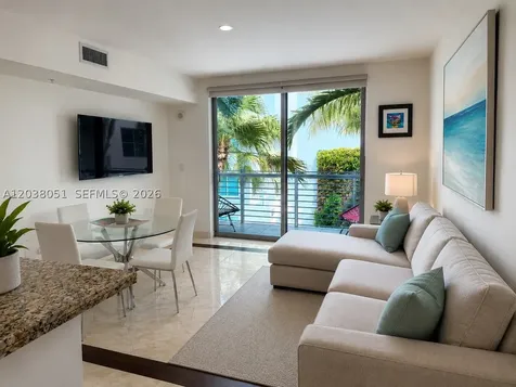 110 Washington Avenue Miami Beach FL 33139