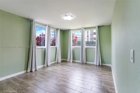 8205 Lake Drive Doral FL 33166