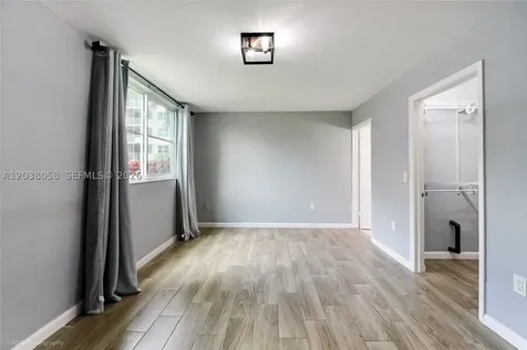8205 Lake Drive Doral FL 33166