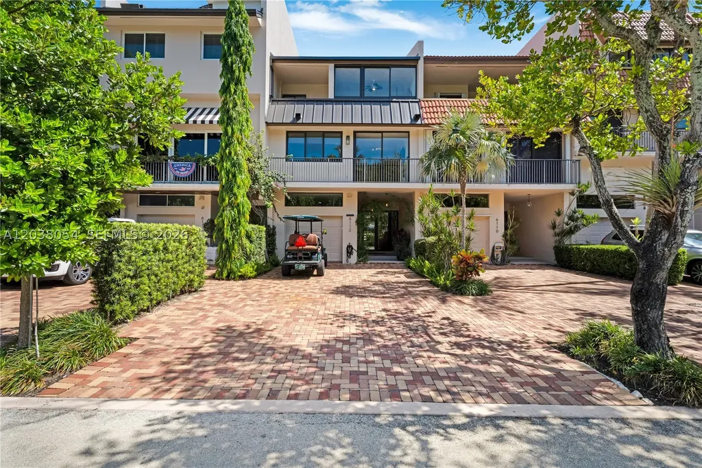 6112 Paradise Point Drive Palmetto Bay FL 33157