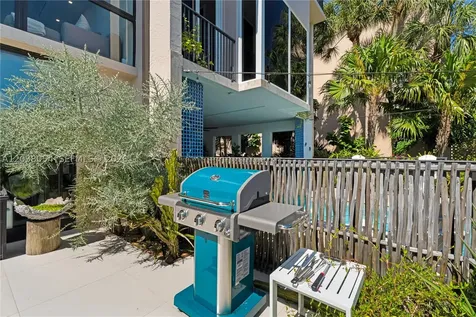 6112 Paradise Point Drive Palmetto Bay FL 33157