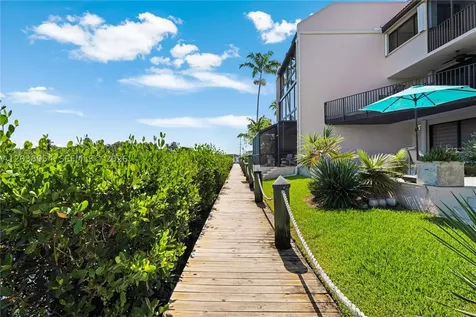 6112 Paradise Point Drive Palmetto Bay FL 33157