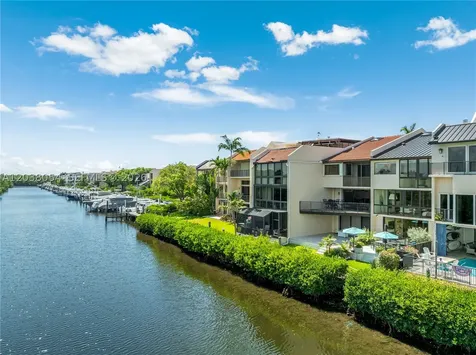 6112 Paradise Point Drive Palmetto Bay FL 33157