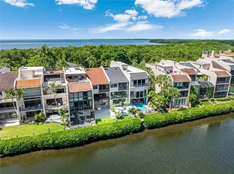 6112 Paradise Point Drive Palmetto Bay FL 33157