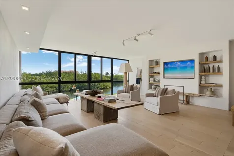 6112 Paradise Point Drive Palmetto Bay FL 33157