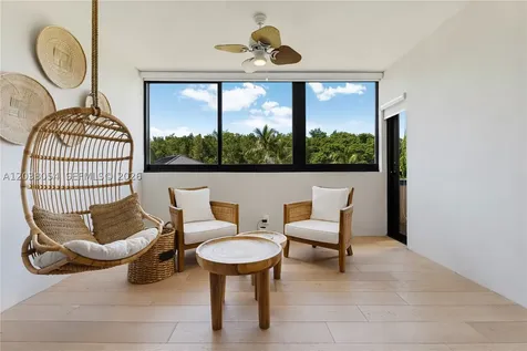6112 Paradise Point Drive Palmetto Bay FL 33157