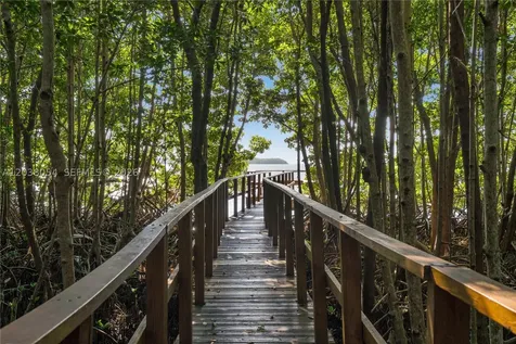 6112 Paradise Point Drive Palmetto Bay FL 33157
