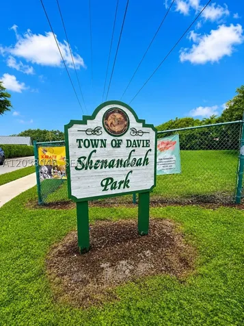 13870 Magnolia Court Davie FL 33325