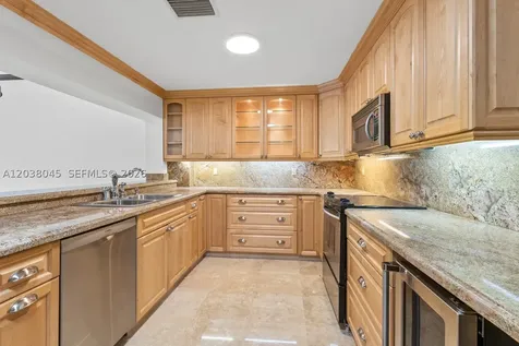 251 Crandon Boulevard Key Biscayne FL 33149