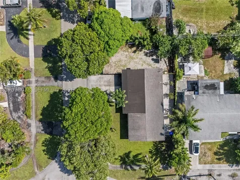7591 Pierce Street Hollywood FL 33024