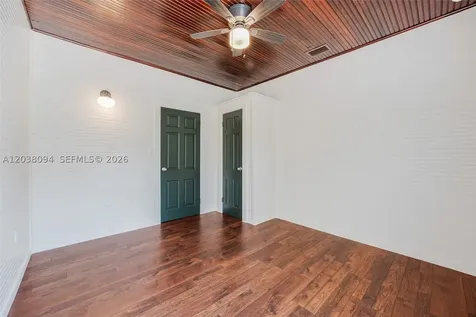 3826 Oak Avenue Miami FL 33133