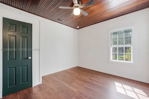 3826 Oak Avenue Miami FL 33133