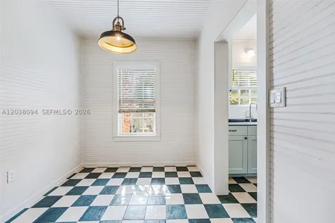 3826 Oak Avenue Miami FL 33133