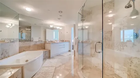 1455 Ocean Drive Miami Beach FL 33139